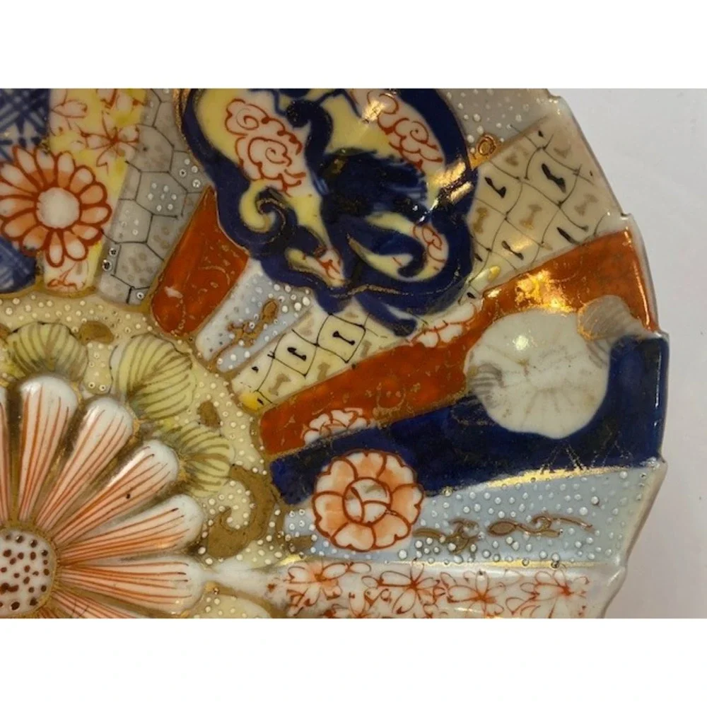 Antique Japanese Imari Scalloped Fan Bowl Hand Painted Gold Gilt Moriage 8 inch
